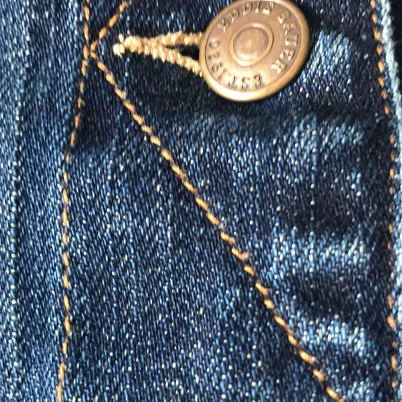 COPY - Eddie Bauer classic jean jacket in soft heavyweight cotton denim 1% span… - Picture 3 of 6